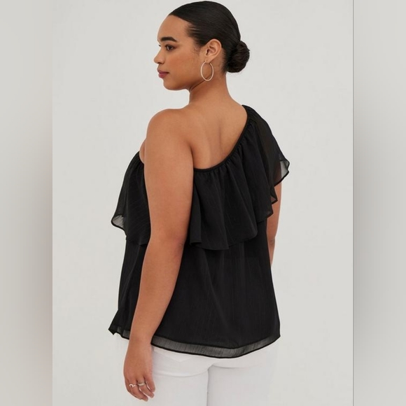 NEW Torrid Black One Shoulder Ruffle Crinkle Metallic Chiffon Blouse Size 0X - Picture 3 of 11